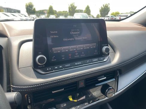 Used 2021 Nissan Rogue SV FWD image 15