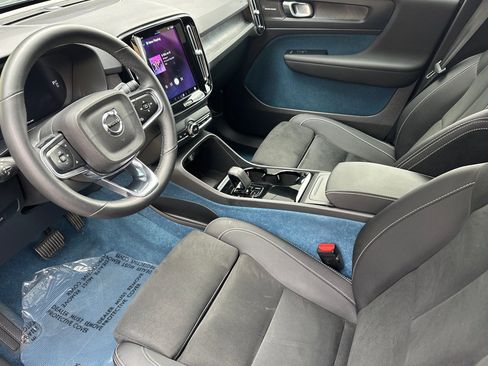 Certified 2023 Volvo C40 P8 Recharge Ultimate image 11
