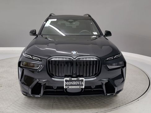Used 2026 BMW X7 xDrive40i w/ M Sport Package image 2