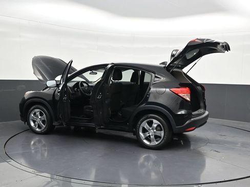 Used 2018 Honda HR-V LX image 34