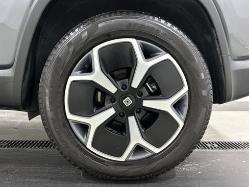 Used 2024 Rivian R1S Adventure AWD/4WD image 10