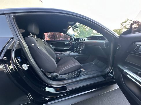 Used 2018 Ford Mustang GT RWD image 15