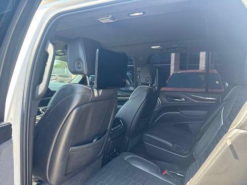 Used 2021 Cadillac Escalade Sport Platinum w/ LPO, ONYX Package AWD/4WD image 11