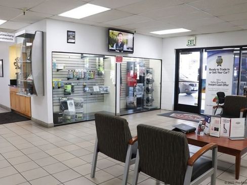 Used 2021 Mercedes-Benz GLC 300 image 39