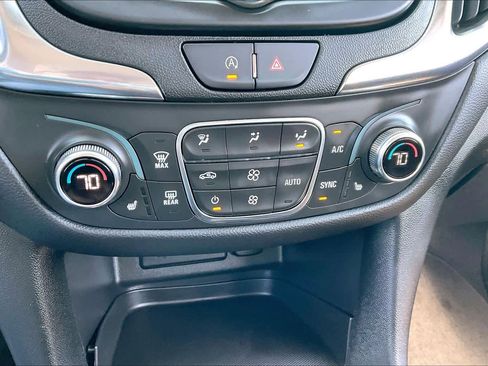 Used 2024 Chevrolet Equinox LT image 33