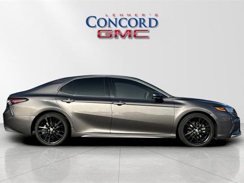 Used 2023 Toyota Camry XSE image 3