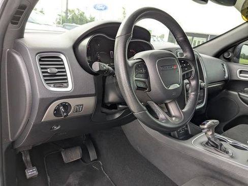 Used 2019 Dodge Durango SXT AWD/4WD image 2