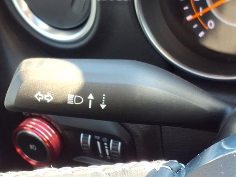 Used 2020 Jeep Wrangler Unlimited Sahara image 25