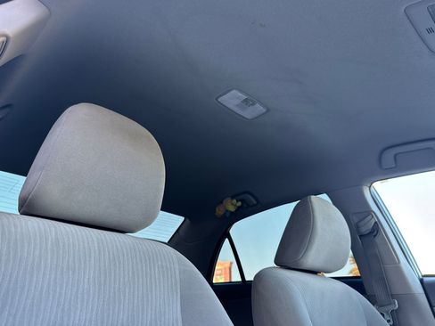 Used 2010 Toyota Corolla image 16