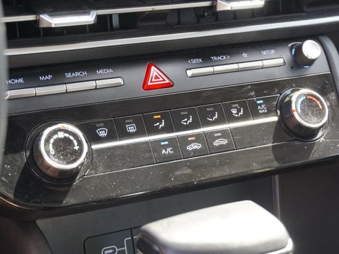 Used 2025 Hyundai Sonata SE FWD image 24