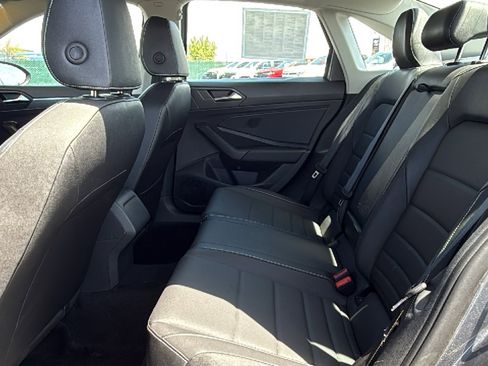 Used 2024 Volkswagen Jetta SE FWD image 13