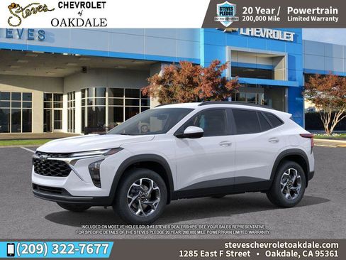 New 2025 Chevrolet Trax LT w/ Driver Confidence Package FWD image 2