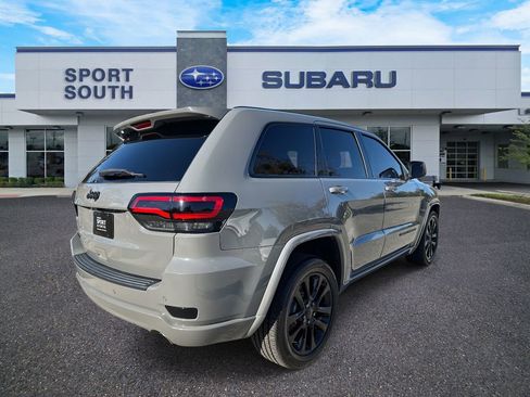 Used 2019 Jeep Grand Cherokee Altitude image 3