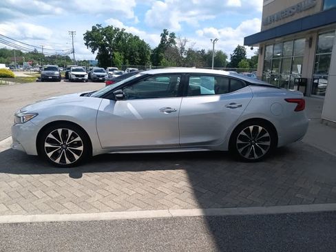 Used 2016 Nissan Maxima SR FWD image 3