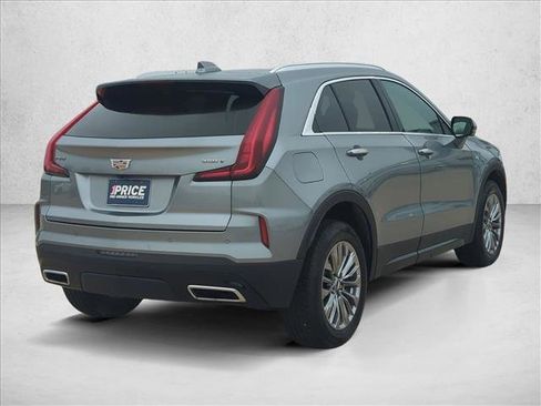 Used 2025 Cadillac XT4 Premium Luxury image 5