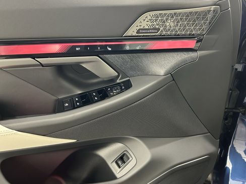 Used 2026 BMW i5 eDrive40 w/ Premium Package image 25