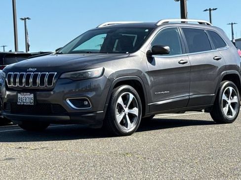 Used 2019 Jeep Cherokee Limited FWD image 10
