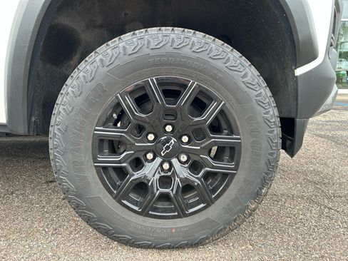 Used 2024 Chevrolet Colorado Trail Boss w/ Safety Package AWD/4WD image 2