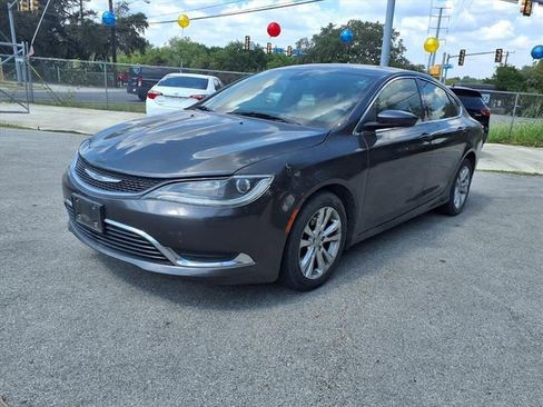 Used 2016 Chrysler 200 Limited w/ Convenience Group image 3