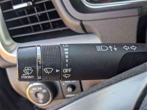 Used 2016 GMC Acadia SLT image 13