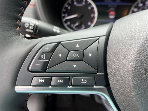 New 2025 Nissan Sentra SR w/ SR Premium Package image 18