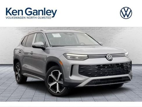 New 2026 Volkswagen Tiguan SE AWD/4WD image 1