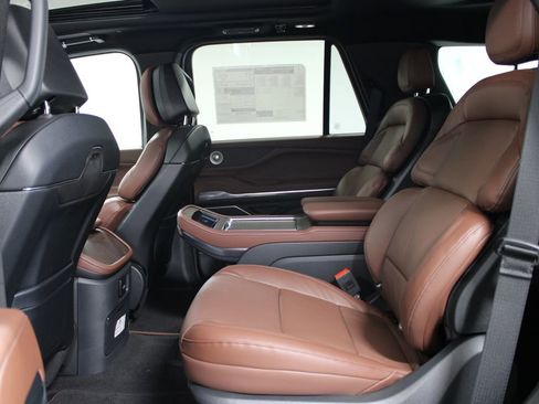 New 2026 Lincoln Navigator Reserve image 26