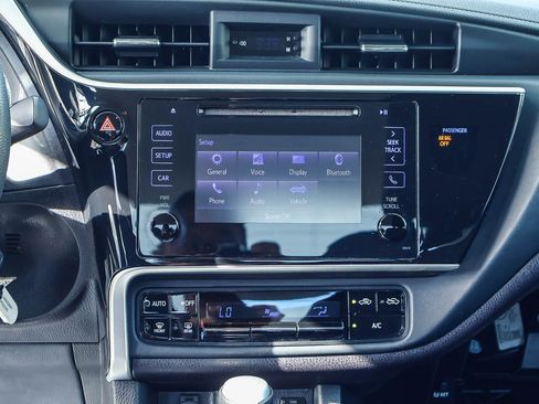 Used 2019 Toyota Corolla LE FWD image 7
