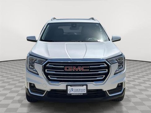 Used 2022 GMC Terrain SLT w/ Infotainment Package II AWD/4WD image 4