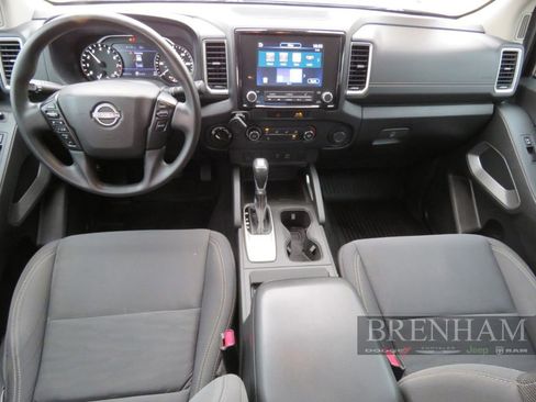 Used 2022 Nissan Frontier SV image 25