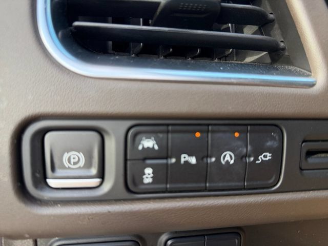 Used 2021 GMC Yukon SLT w/ Rear Media and Nav Package RWD image 10