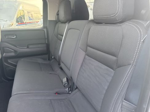Used 2024 Nissan Frontier SV image 23