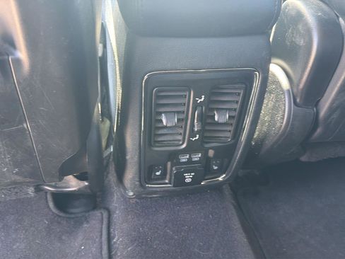 Used 2016 Dodge Durango Limited w/ Premium Group AWD/4WD image 28