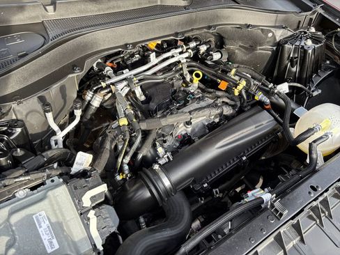 Used 2025 Ford Explorer Active w/ Active Comfort Package image 14