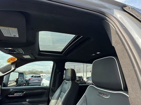 Used 2024 GMC Sierra 2500 AT4X image 15