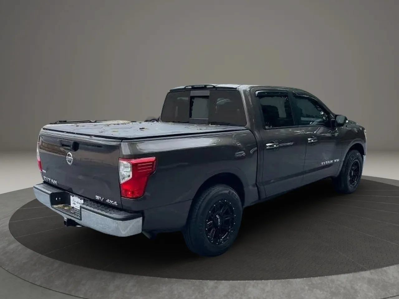 Used 2018 Nissan Titan SV AWD/4WD image 4