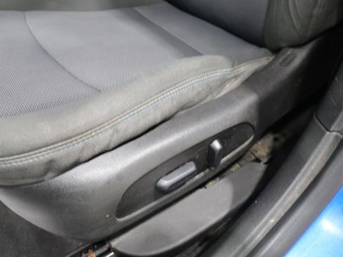 Used 2019 Chevrolet Cruze LT w/ Convenience Package FWD image 12