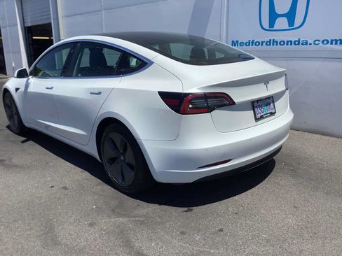 Used 2020 Tesla Model 3 Standard Range Plus RWD image 4