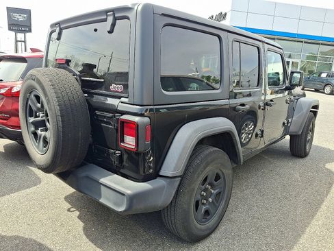 Used 2018 Jeep Wrangler Unlimited Sport image 5