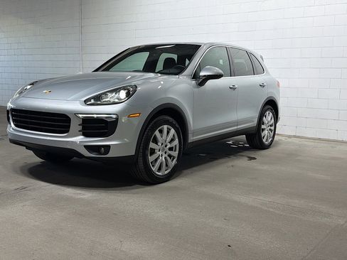Used 2018 Porsche Cayenne image 1