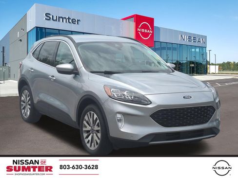 Used 2022 Ford Escape Titanium w/ Class II Trailer Tow Package AWD/4WD image 1