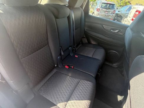 Used 2018 Nissan Rogue S FWD image 35