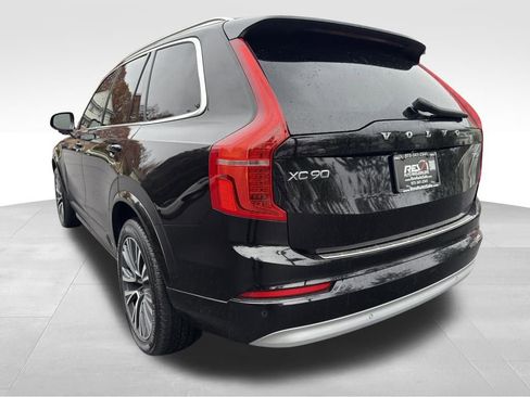 Used 2022 Volvo XC90 T5 Momentum w/ Climate Package image 3