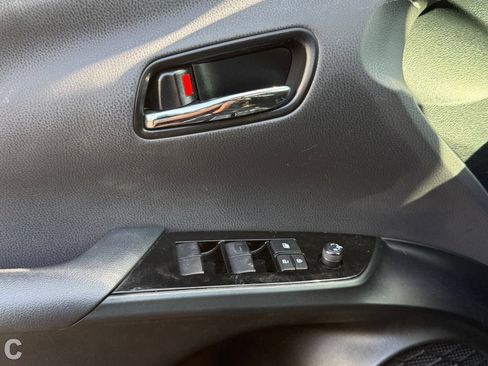 Used 2022 Toyota Prius L Eco FWD image 15