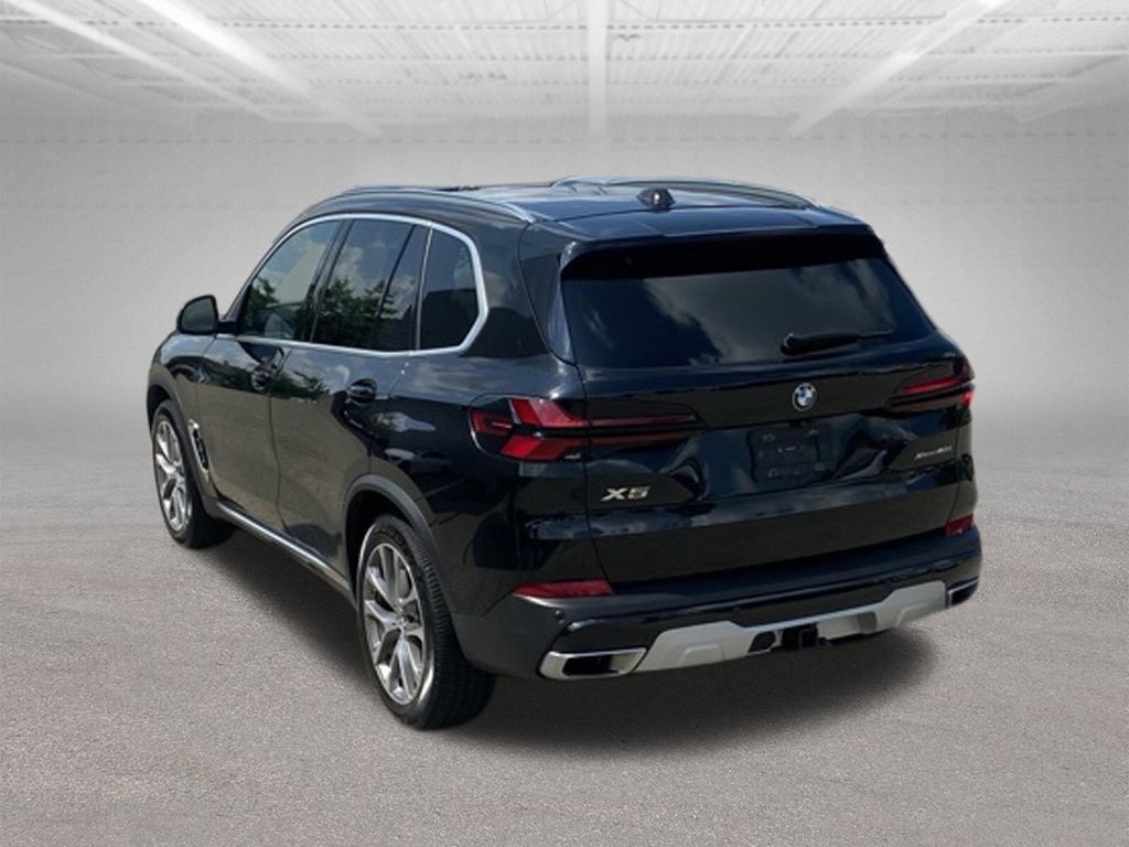 Used 2025 BMW X5 xDrive40i w/ Climate Comfort Package AWD/4WD image 3