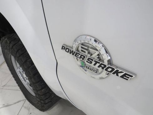 Used 2012 Ford F350 XLT w/ Snow Plow Prep Pkg image 21