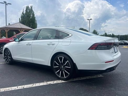 Used 2024 Honda Accord Touring image 10