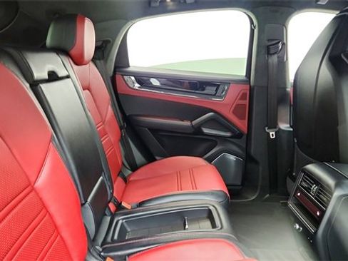 Used 2024 Porsche Cayenne Turbo GT image 25