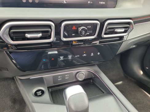 Used 2026 Nissan Sentra SR w/ Floor Mat Package FWD image 19