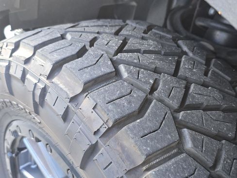 Used 2018 Ford F150 Raptor w/ Equipment Group 801A Mid image 14